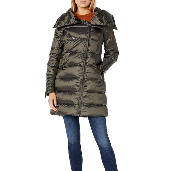 BCBGMaxAzria Jackets & Blazers - BCBGMAXAZRIA Women's Black Down Puffer Jacket - Size XS